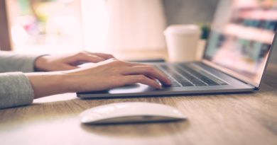 Tips for Using LinkedIn and Facebook for Your Business