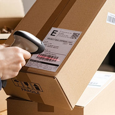 Rising Risks: Amazon Responds to Supply Chain Problems and Shipping Deadlines